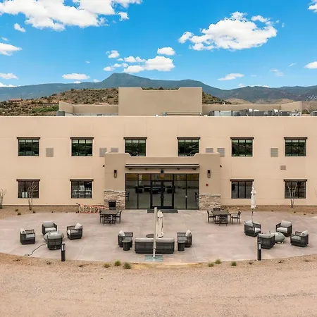 Taawaki Inn